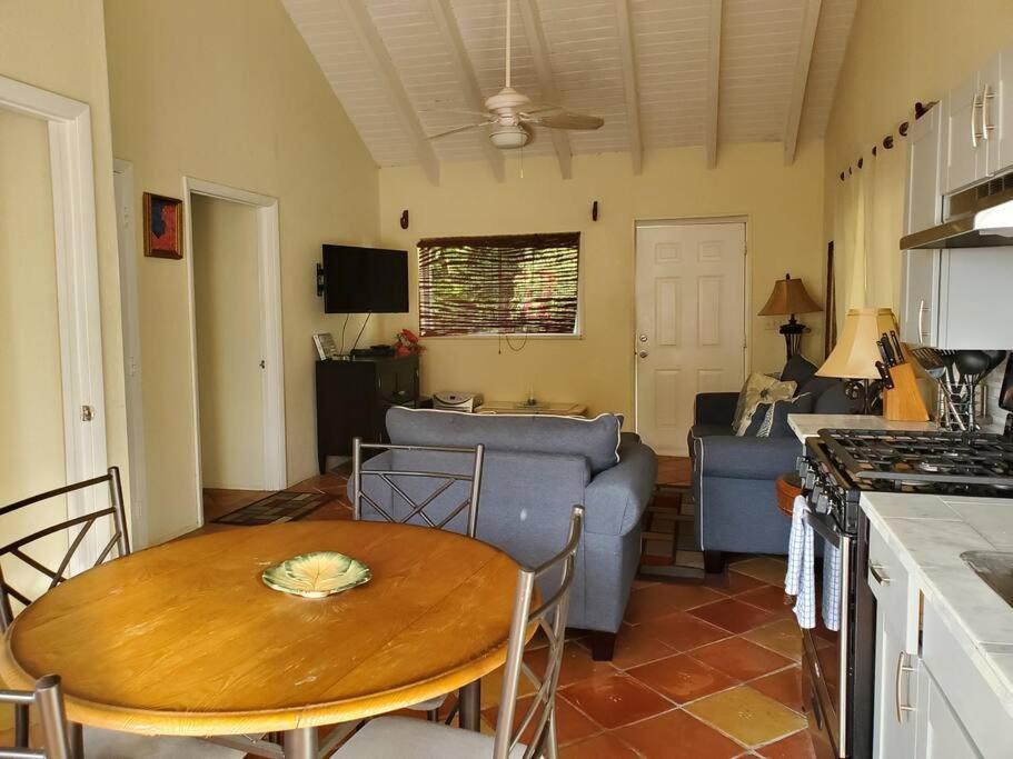 The Cottage At Villa Indigo Charlotte Amalie Ngoại thất bức ảnh